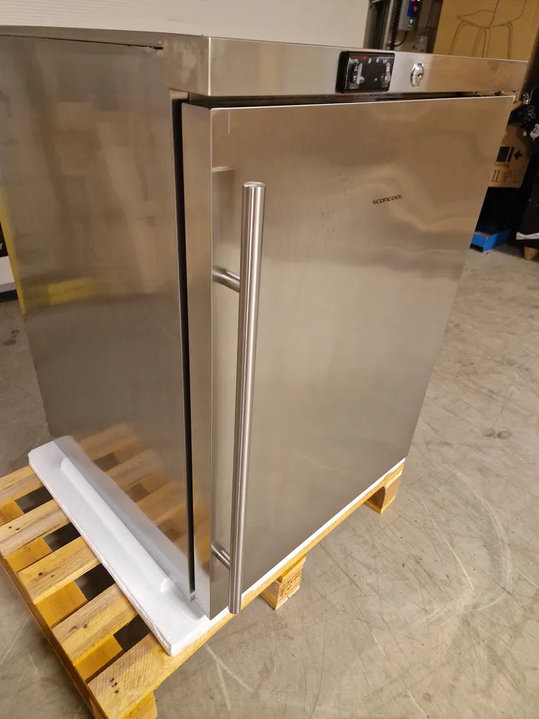 Underbenk kjøleskap - SK 145 E