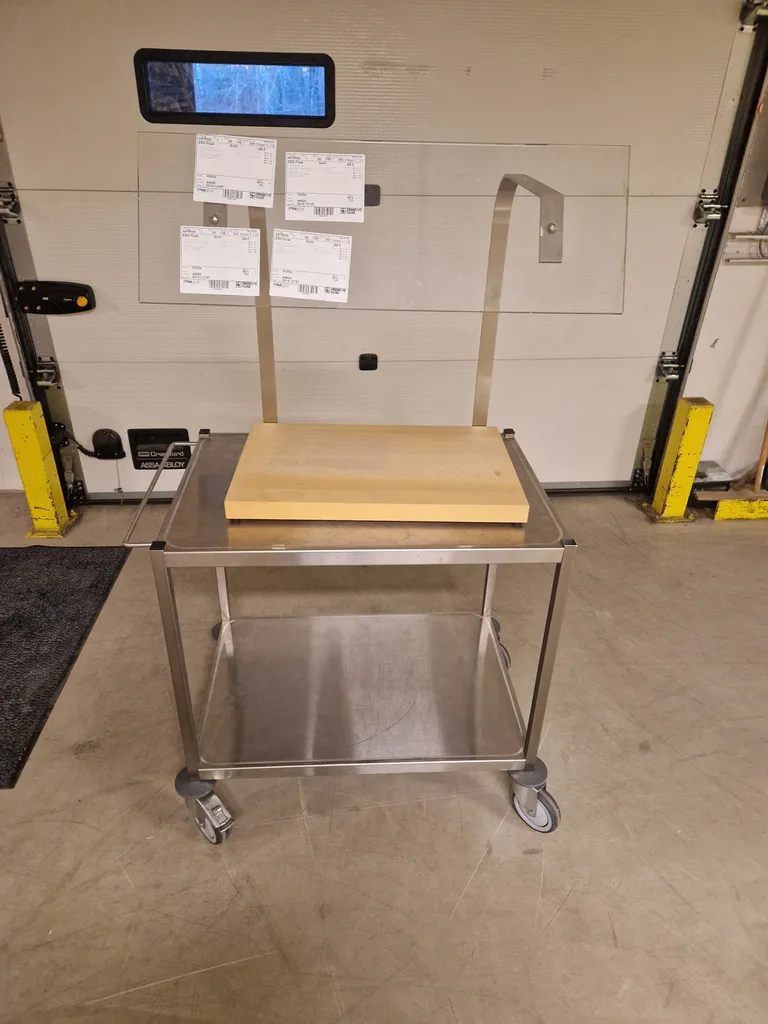 Displaybrett med nyseskjerm, bøk