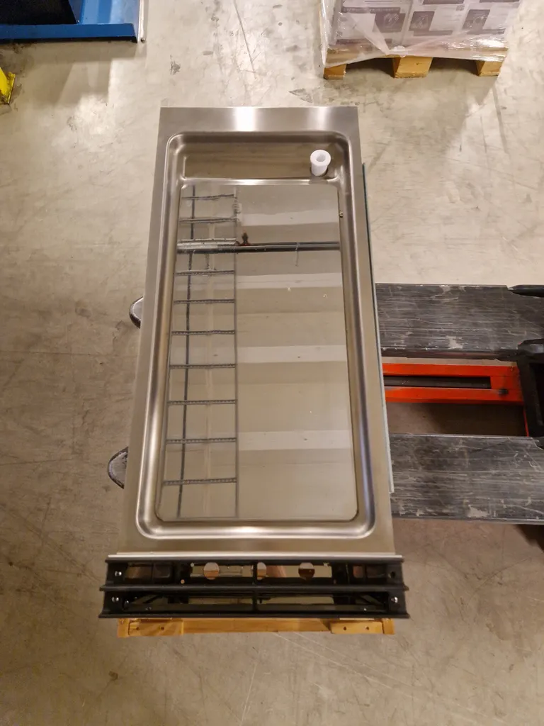 Icon9000 flatgrill med slett kromplate - Red Line